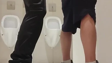 FUCKING IN THE SHOPPING BATHROOM UNTIL WE MAKE SQUIRTS &lpar;COMPLETE ON RED&rpar;