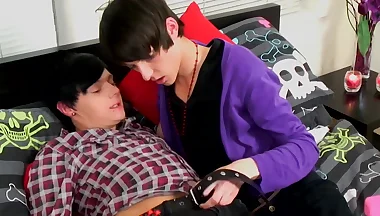 Dakota Shine gives his all in fucking skinny emo boyfriend Roxas Hail