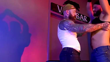 Jack Dixon cum on Tryp Bates face after plowing Jake Morgans