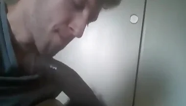 Sucked out 2 loads from Grindr BBC