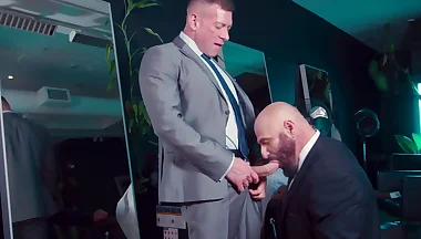 Muscular Bruce Beckham relentlessly bareback with Mark Vallant