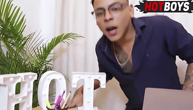 Gifted guy fucking the young guy&excl;