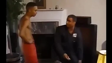 Papi Songo gives a spanish lesson