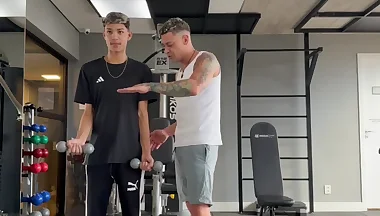 I fucked the skinny guy's ass from the gym without a condom